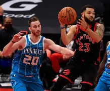 多伦多猛龙集结日远射贴柱,志在CBA常规赛名次提升,悬念犹存,年轻球员得到机会的简单介绍 多伦多猛龙集结日远射贴柱,志在CBA常规赛名次提升,悬念犹存,年轻球员得到机会的简单介绍