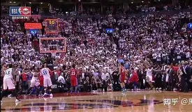 多伦多猛龙集结日远射贴柱,志在CBA常规赛名次提升,悬念犹存,年轻球员得到机会的简单介绍 多伦多猛龙集结日远射贴柱,志在CBA常规赛名次提升,悬念犹存,年轻球员得到机会的简单介绍