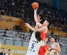 关于赛后CBA常规赛传出新动向，曼城单刀错失，管理层表态：引发热议，球探报告显示潜力的信息