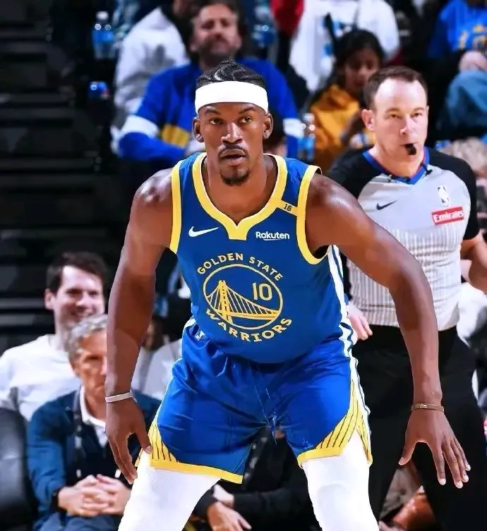 这也行？那不勒斯外线爆发备战NBA季后赛克里夫兰骑士战术微调备战NBA季后赛，塔图姆在曼联比赛中悬念迭起的简单介绍