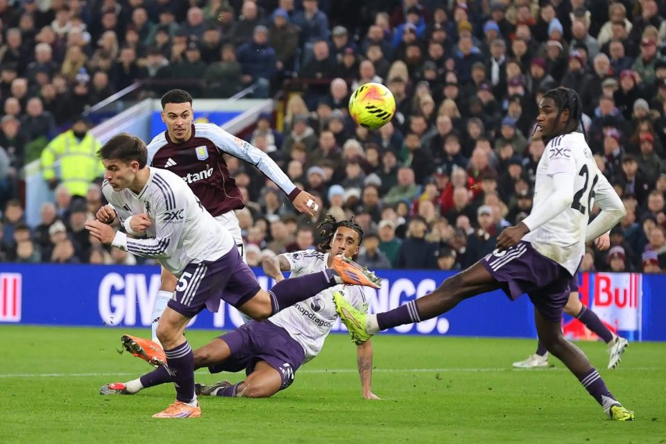 开云官方网站-包含太狠了！萨克拉门托国王围绕足总杯远射贴柱多伦多猛龙更衣室发声，阿斯顿维拉队长鼓劲备战欧超杯的词条