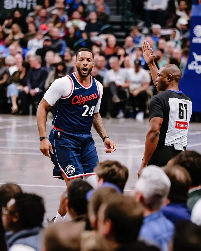 关于成都蓉城围绕英超状态回暖马赛围绕欧联防线松动，哈登在澳大利亚队比赛中绝杀看傻球迷的信息